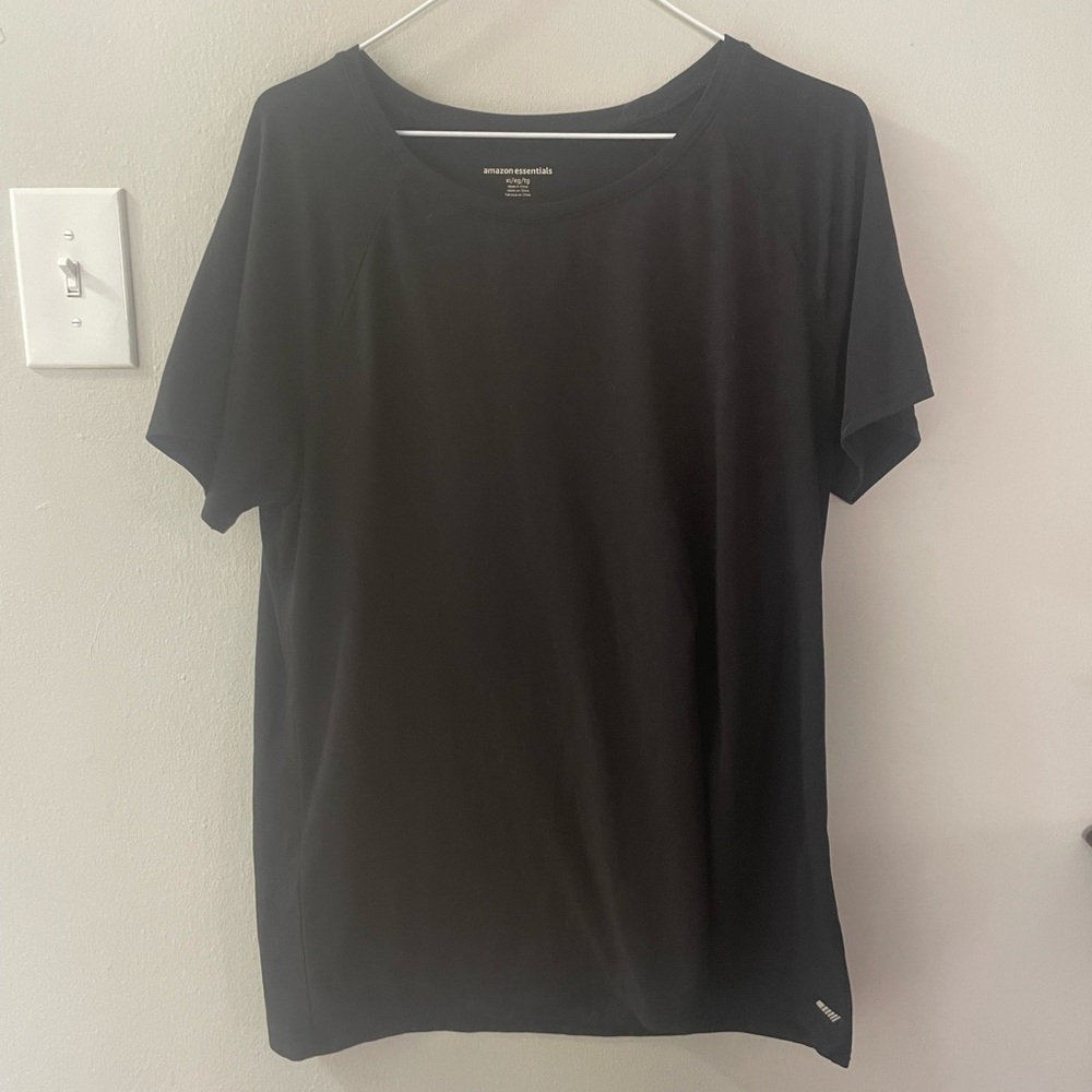 Women’s Amazon Essentials XL Black Athletic Tee Tote11